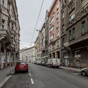 Downtown Charm In Appartamento Budapest